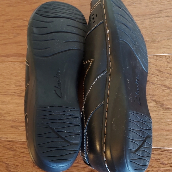 CLARKS CLASSICS Comfort Black Slip On Loafers Shoes - Picture 3 of 4